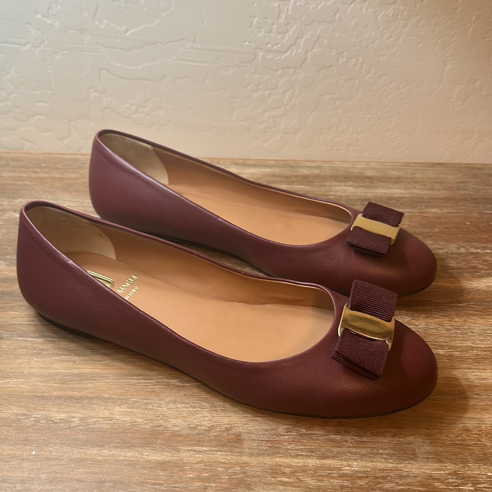 Bruno Magli Flats Like New Size 8 / 38 IT